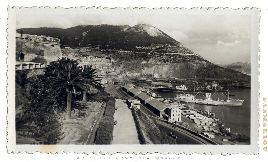 11 ORAN - Le Murdjadjo et le Vieux Port.jpg